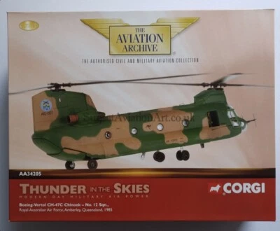 Corgi AVIATION Boeing-Vertol CH-47C Chinook No.12 Sqn Queensland 1985 AA34205 - Image 1 of 4