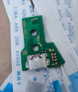 PS4 Controller USB-Port Ladebuchse Board Platine DS4 Port JDS 050 055 JDM 050 55 - Bild 1 von 2