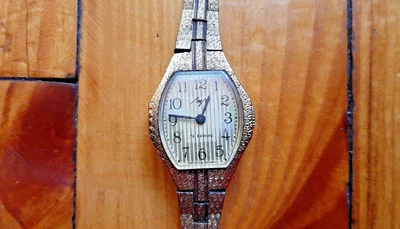 Women's watch Luch 1801.1 mechanism caliber made in Belarus. Not working - Image 1 of 4