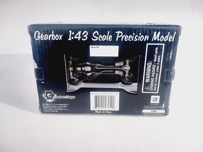 Caja de cambios 1/43 2001 Ford Crown Victoria SLICKTOP POLICÍA SIN MARCAR SIN DECORAR EN BLANCO Foto 1 de 4