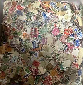 WS, 100+ Different Small Worldwide Stamps, Great Variety! - Picture 1 of 3