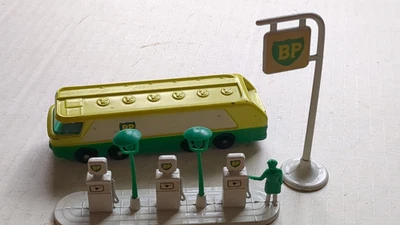 Matchbox Major Pack #1, BP Autotanker & # 1 Accessory Pack BP Gas Pumps & Sign - Image 1 of 4