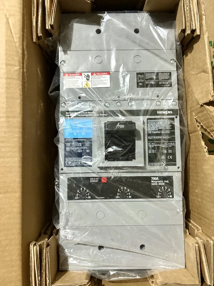 New In Box Siemens LMXD63B700 3P 700amp 600V Circuit Breaker - Image 1 of 2