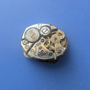 VINTAGE LADIES BULOVA 5AD 21 JEWELS WRISTWATCH MOVEMENT RUNNING - Picture 1 of 2