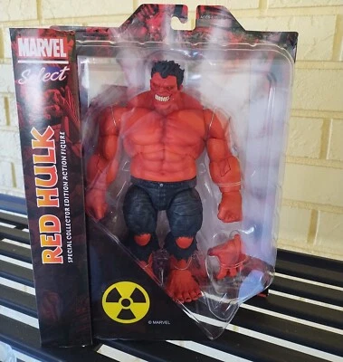 Red Hulk Diamond Select - Image 1 of 4