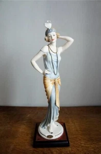 Giuseppe Armani Figurine Regine G.ARMANI Statue Florence Capodimonte Italy 0434C - Picture 1 of 9