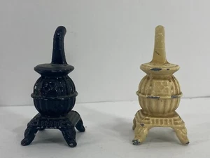 Cast Iron POT BELLY Salt Pepper Wood Stove Shakers 3" Tall Painted - Picture 1 of 6