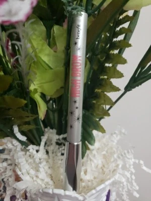 Benefit Cosmetics High Brow Highlighter Pencil Full Size 2.8g See pictures. - Image 1 of 4