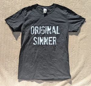 Adult Gildan Logo T-Shirt Original Sinner Soft Style 100% Cotton Black- M - Picture 1 of 6