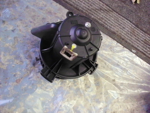 Вентилятор двигателя вентилятора нагревателя вентилятора Peugeot 307 SW 2007 1,6 HDi - Изображение 1 из 1