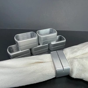 Set 6 Anelli Tovagliolo Argento Spazzolato Metallo Spazzolato Moderni Portamassimalismo Vintage - Foto 1 di 5