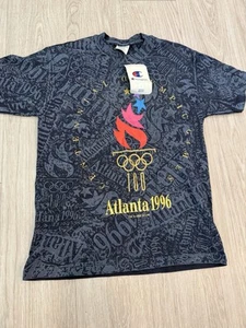 Neu mit Etikett Vintage 1996 Champion Atlanta USA Olympische Spiele Allover-Druck T-Shirt Medium - Bild 1 von 3