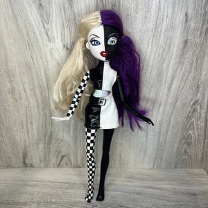 Bratzillaz Switch A Witch schwarz weiß karierte Puppe - Bild 1 von 6