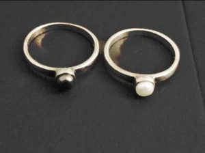 Vintage Black & White Pearl 4mm Stackable Sterling Silver 925 Ring Set Size 8 - Picture 1 of 2