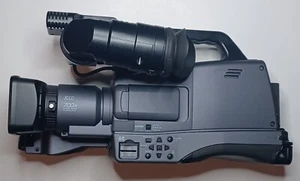 Panasonic AG-HMC70P 3CCD AVCHD SD/SDHC Camcorder with Bag - Picture 1 of 13