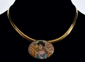 GOLDENER ADELE EMAILLE ANHÄNGER NACH GUSTAV KLIMT'S DIE DAME IN GOLD - Bild 1 von 5