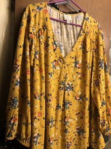 St. John's Bay Women's Yellow Floral V-Neck 3/4 Sleeve Blouse Plus Size 3X Tunic - Picture 1 of 3