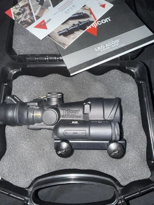 Paquete Trijicon ACOG TA02 4x32 retícula verde Foto 1 de 4