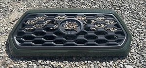 2020 2021 2022 2023 Toyota Tacoma TRD Sport Front Upper Grill OEM - Picture 1 of 7