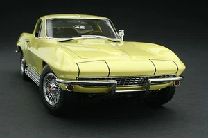 Exoto | 1:18 | 1967 Corvette Sting Ray 327 L79 | Sunfire Yellow | # MTB00014 - Picture 1 of 9