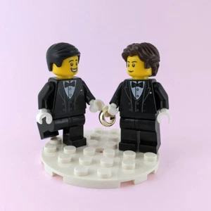 LEGO Groom Minifigure Set with Wedding Ring and Baseplate - Brand New - Picture 1 of 4
