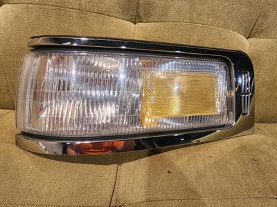 1995-1997 Lincoln Town Car Driver Left Turn Signal Side Marker Front Corner OEM - Image 1 of 4