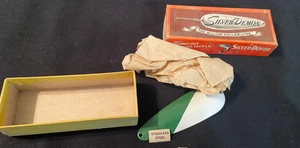 1930S/40S? ANTIQUE SILVER DEMON FLICKER LURE IN ORIGINAL BOX 2221 GREEN/WHITE - Picture 1 of 8