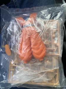 Dragonball Z Goku Model Kit - Irwin Toy Only Goku !! Nos IOB - Picture 1 of 3