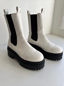 Neu mit Etikett H & M Divided Damen-Kampfstiefel cremeweiß zum Überziehen 7 - Bild 1 von 6