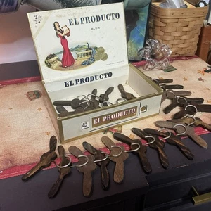 Handmade Wooden Metal Doll Clothes Hangers For 18-inch Dolls - Lot of 23 - Heart - Picture 1 of 4