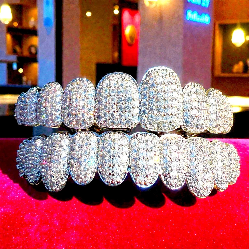 Juego de Parrilla de Dientes Circonita Helada Plateada Ajuste Personalizado con Kit de Molde-Hip Hop Superior e Inferior Foto 1 de 2