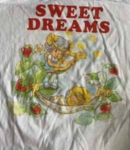 Strawberry Shortcake White Graphic T-Shirt Size XL NWT - Picture 1 of 3