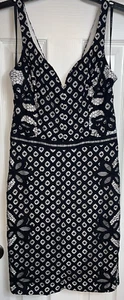 Guess Bodycon-Kleid schwarz weiß Blumen Spitze Größe 4 Netz Cutout-Detail sexy - Bild 1 von 7