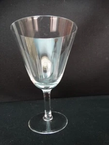 William Fraser Crystal, Germany Clear Cut Vertical Lines White Wine Glass EUC - Picture 1 of 8