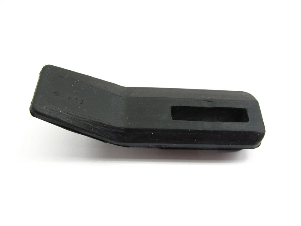 1982 HONDA 82 CM250 CM 250 CM250C CUSTOM - REAR BRAKE PEDAL PIVOT ARM COVER - Изображение 1 из 4