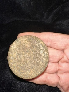Granit Spielstein Indianer Artefakt 1 1/2” breit 1/2” hoch - Bild 1 von 3