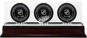 Detroit Red Wings Mahogany Three Hockey Puck Logo Display Case - Picture 1 of 1
