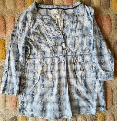 MANTARAY Size 12 blue & white floral pattern blouse with adjustable sleeves VGC - Image 1 of 4