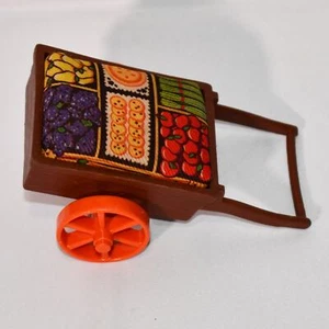 1980 Vintage Fisher Price Woodsey’s Store 961 Squirrels Wagon And Vegetables 524 - Picture 1 of 4
