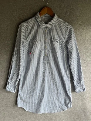 Camisa feminina Vineyard Vines Cover Up listrada azul desempenho Seersucker Beach - Imagem 1 de 4