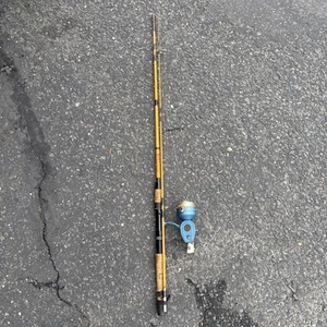 Vintage Blue Penn 720 Spinning Reel+ Fishing Rood.Blue. Good Operating Condition - Picture 1 of 10