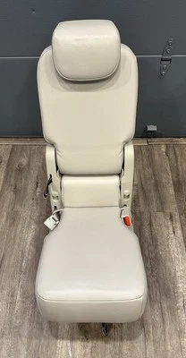 17-22 Chrysler Pacifica Limited 2nd Row Middle Jump Seat OEM Alloy GRAY Leather - Image 1 of 4