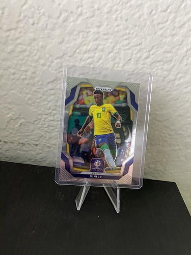 Carte Panini Prizm Vinicius Junior Violet Vague 2024, Copa America Brésil #/99