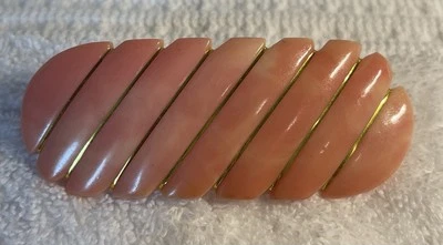 Pasador de pelo vintage para mujer años 80 coral salmón rosa con detalles a rayas doradas Foto 1 de 4