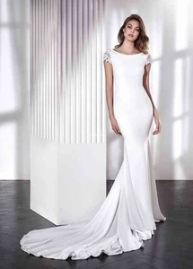Pronovias st Patrick Lara Wedding Dress - Picture 1 of 12