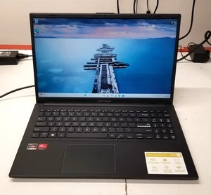 ASUS VIVOBOOK E1504F 15.6 R5-7520U 16GB Arbeitsspeicher, 512GB SSD - Bild 1 von 4