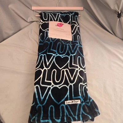 Betsey Johnson Plush Throw 50" X 60" Ultra Soft Black Blue LUV AOP Blanket Betsy - Image 1 of 4