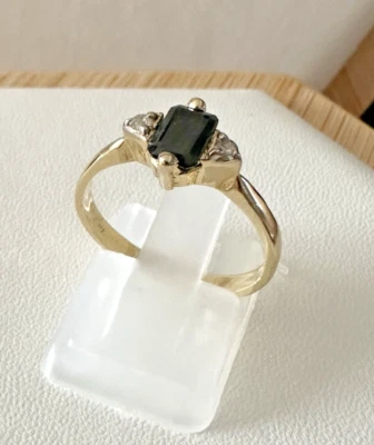 14kt.yellow gold ladies ring with pricess-cut saphire and diamond,size 6.75. - Image 1 of 4