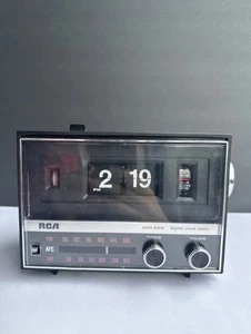 Vintage RCA Solid State Flip Radiowecker Modell RZS476WAL GR Made in Japan selten - Bild 1 von 13