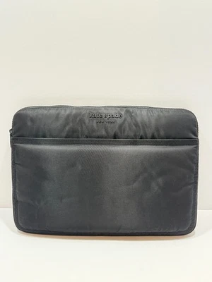 Funda para portátil Kate Spade 16" negra de nailon con interior polar y bolsillo frontal Foto 1 de 4